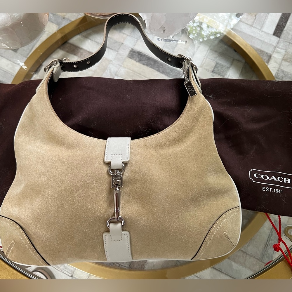 Like new condition Authentic Coach Handbag